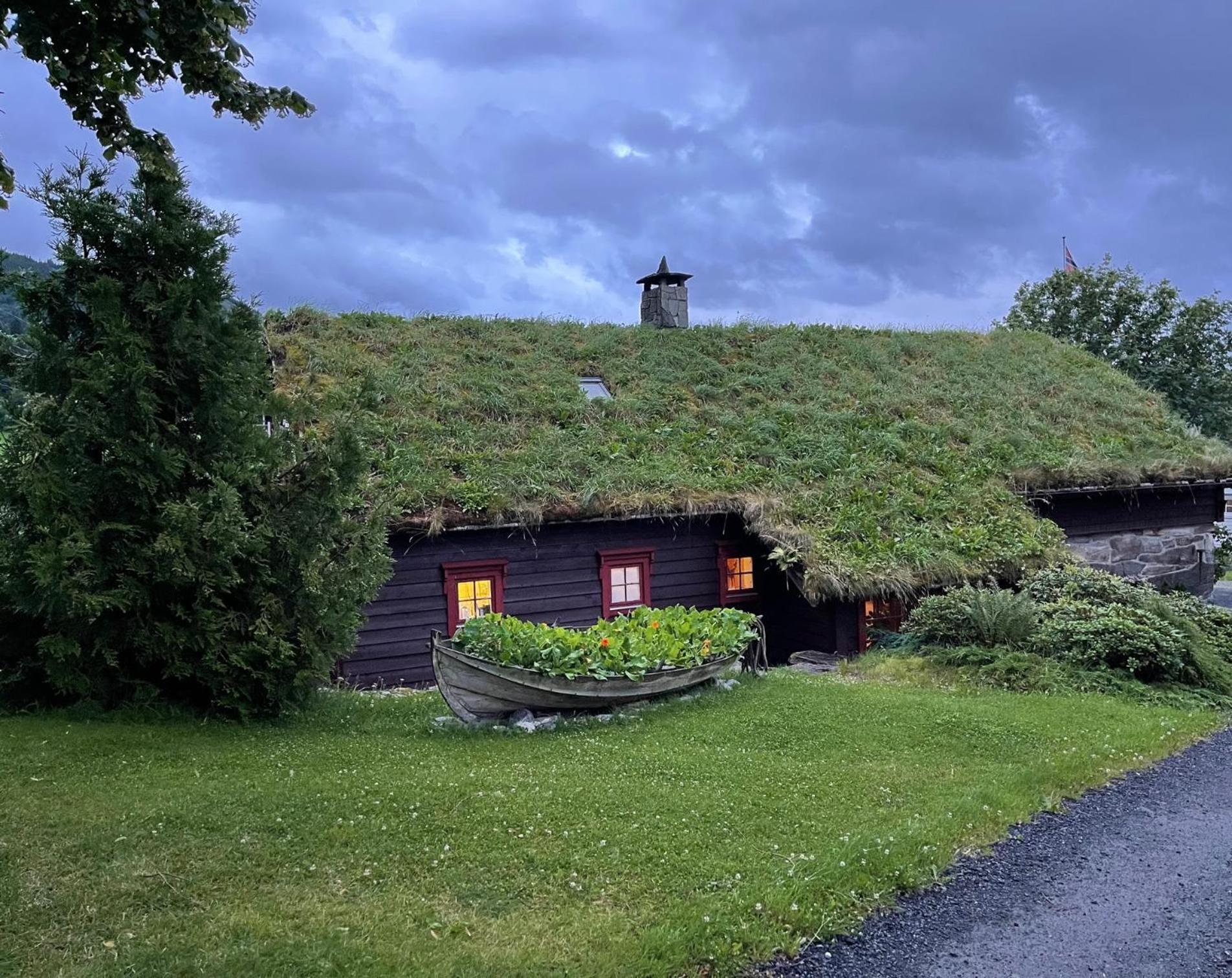 Orheimstunet - Gardsferie For Storfamilien Der Ogsa Hunden Er Velkommen Starheim Exterior foto